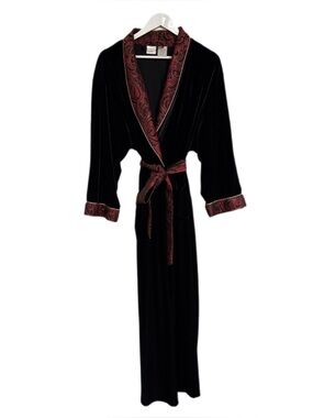 Vintage Sophia by Delicates Black Velvet Robe Red Paisley Whimsigoth Gothic S